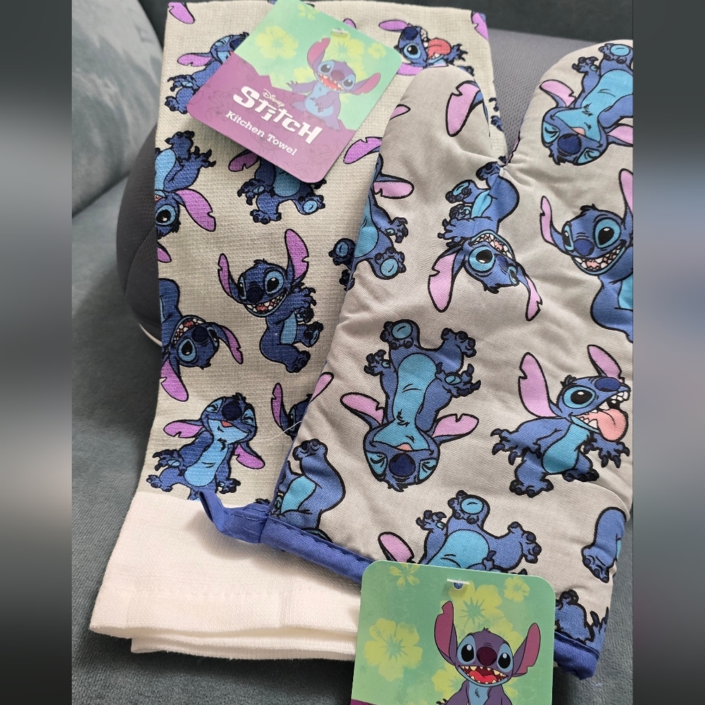 Disney Stitch Oven Mits And Hand Hand Towel